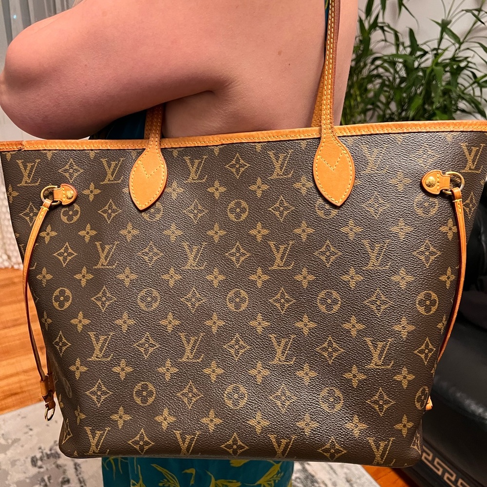 Louis Vuitton Neverfull MM Monogram handbag